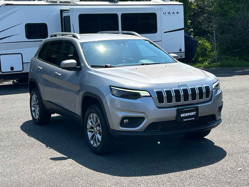 Used 2021 Jeep Cherokee Latitude Lux w/ Comfort/Convenience Group AWD/4WD image 3