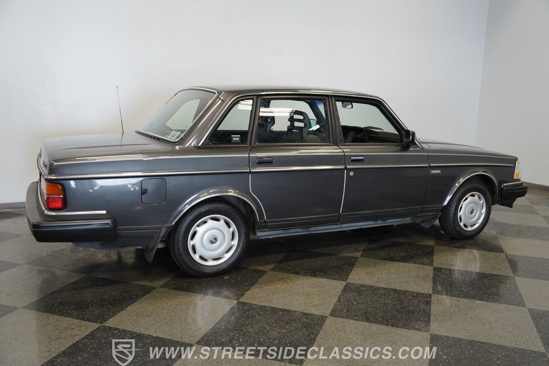 Used 1988 Volvo 240 Sedan RWD image 14