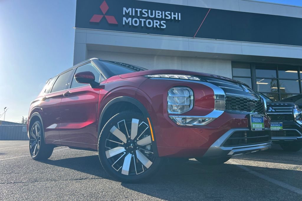 New 2026 Mitsubishi Outlander SEL image 2