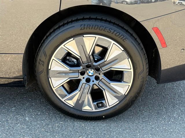 Used 2026 BMW iX xDrive60 w/ Premium Package AWD/4WD image 14