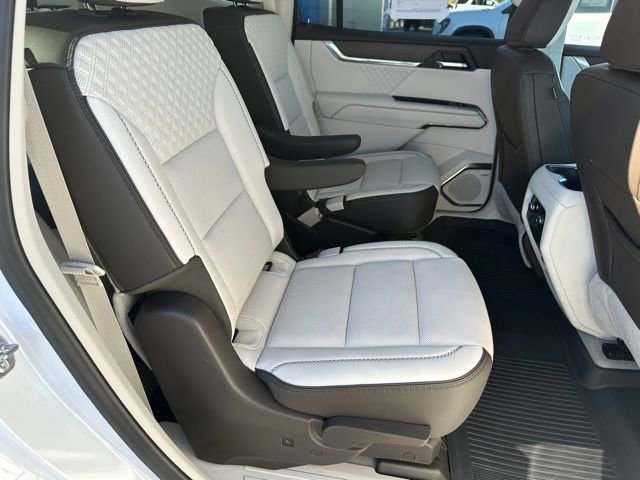 Used 2024 GMC Acadia Denali image 11