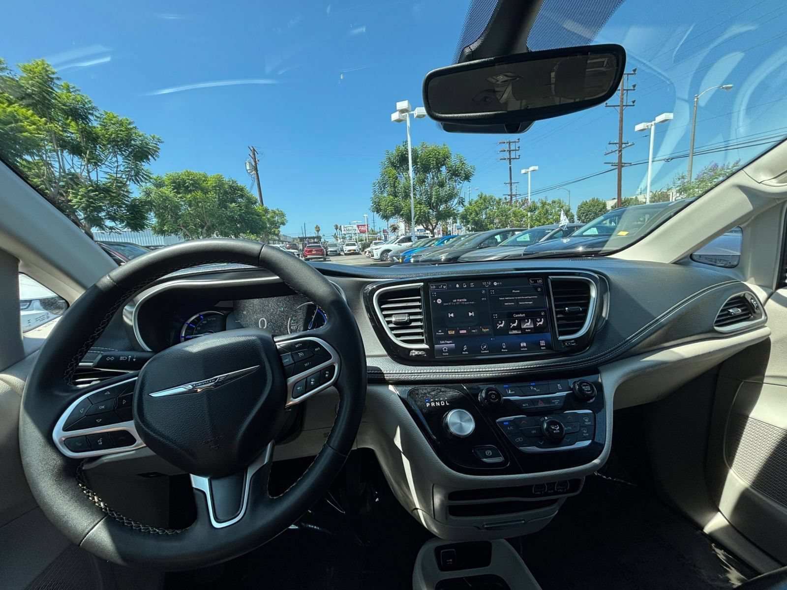 Used 2023 Chrysler Pacifica Touring-L FWD image 35