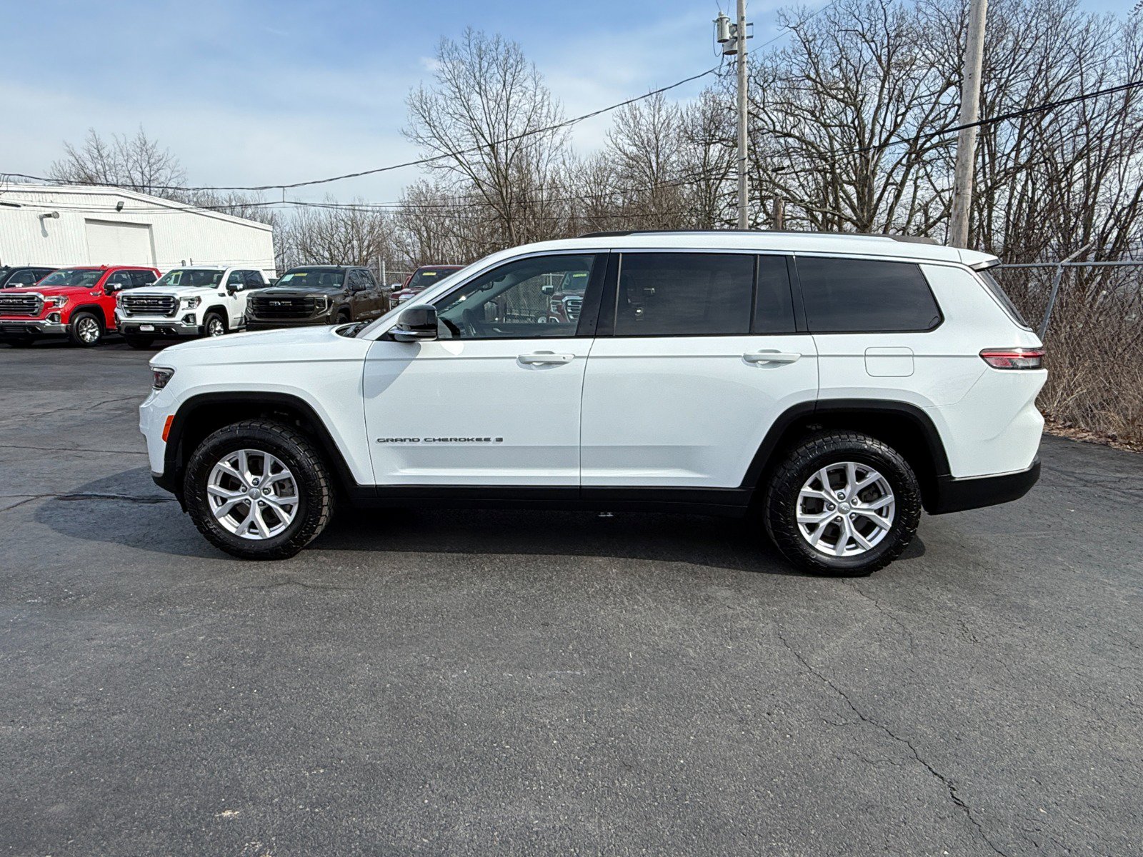 Used 2022 Jeep Grand Cherokee L Limited AWD/4WD image 2