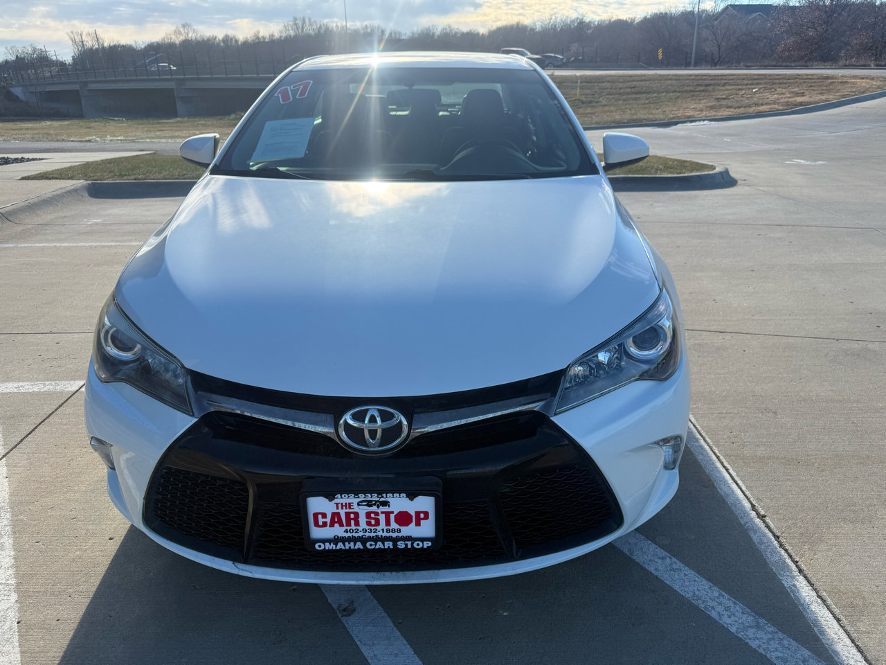 Used 2017 Toyota Camry XLE image 3