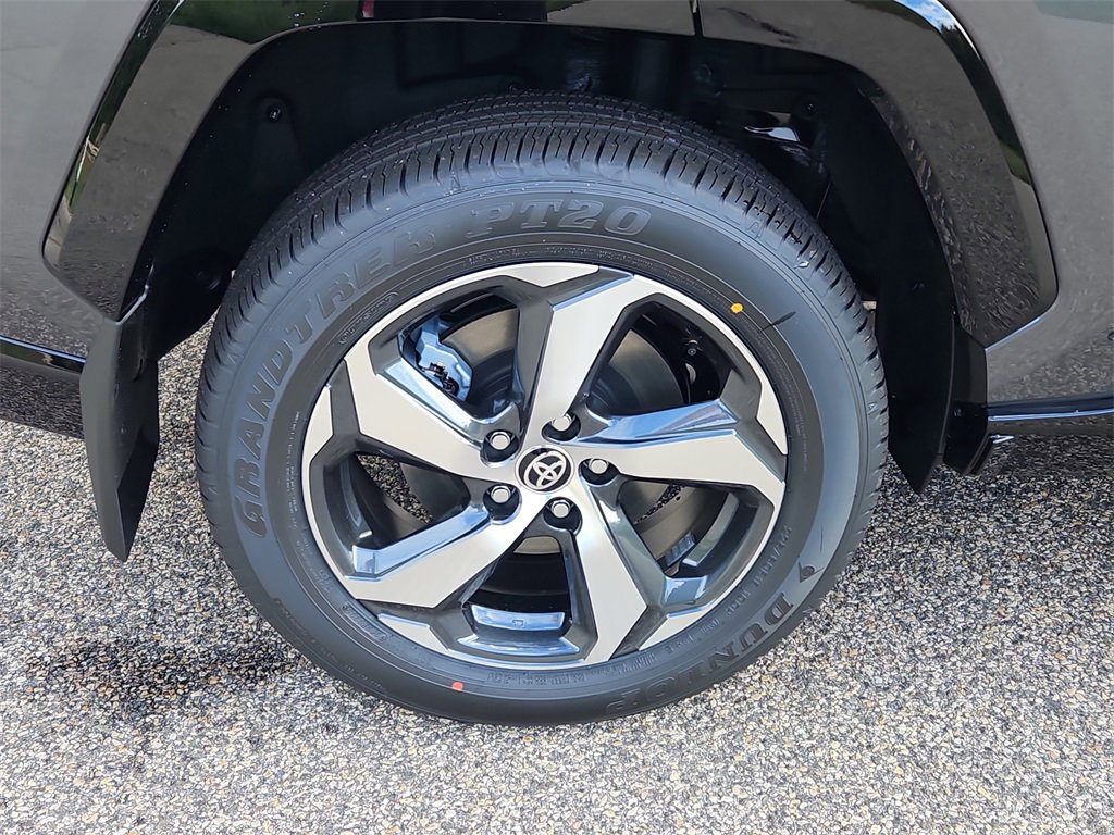 New 2025 Toyota RAV4 SE image 5