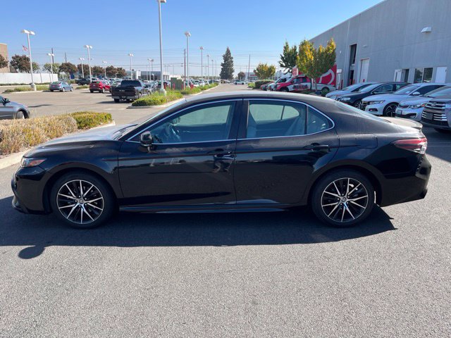 Used 2023 Toyota Camry SE FWD image 6