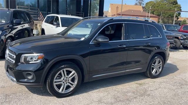 Used 2023 Mercedes-Benz GLB 250 4MATIC image 3