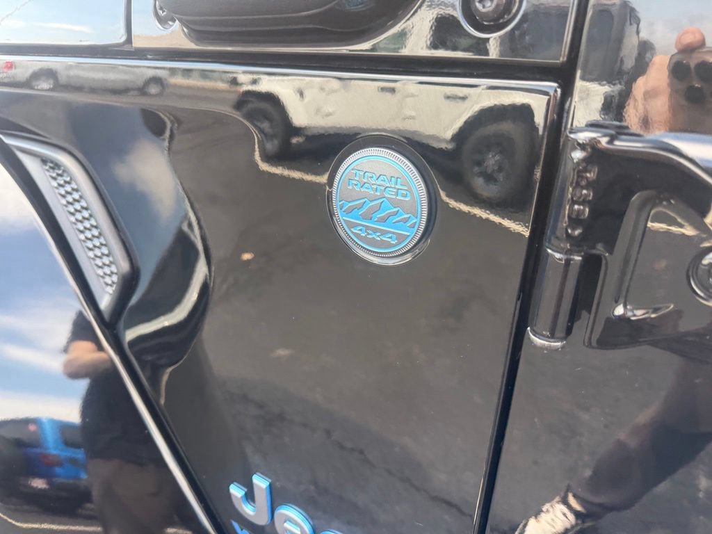 Used 2025 Jeep Wrangler Unlimited Sahara AWD/4WD image 12