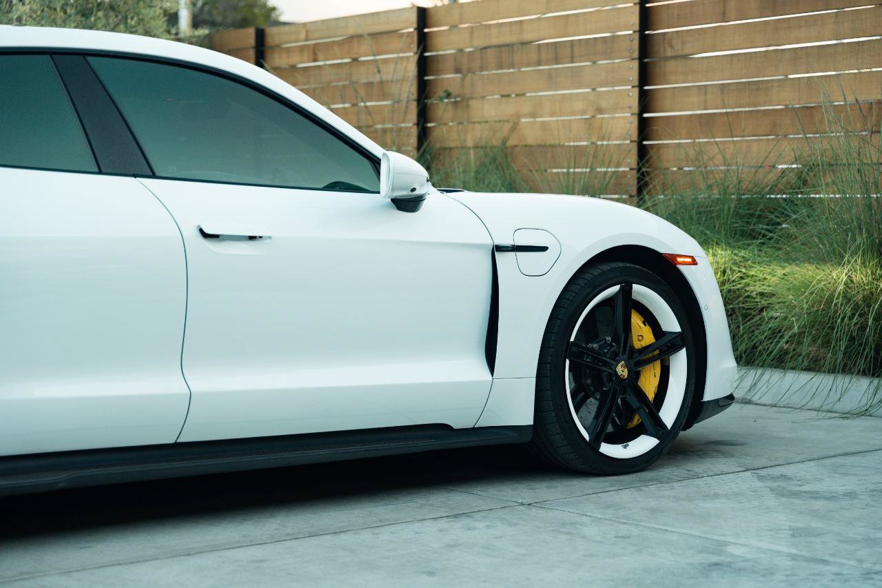 Used 2022 Porsche Taycan Turbo S AWD/4WD image 19
