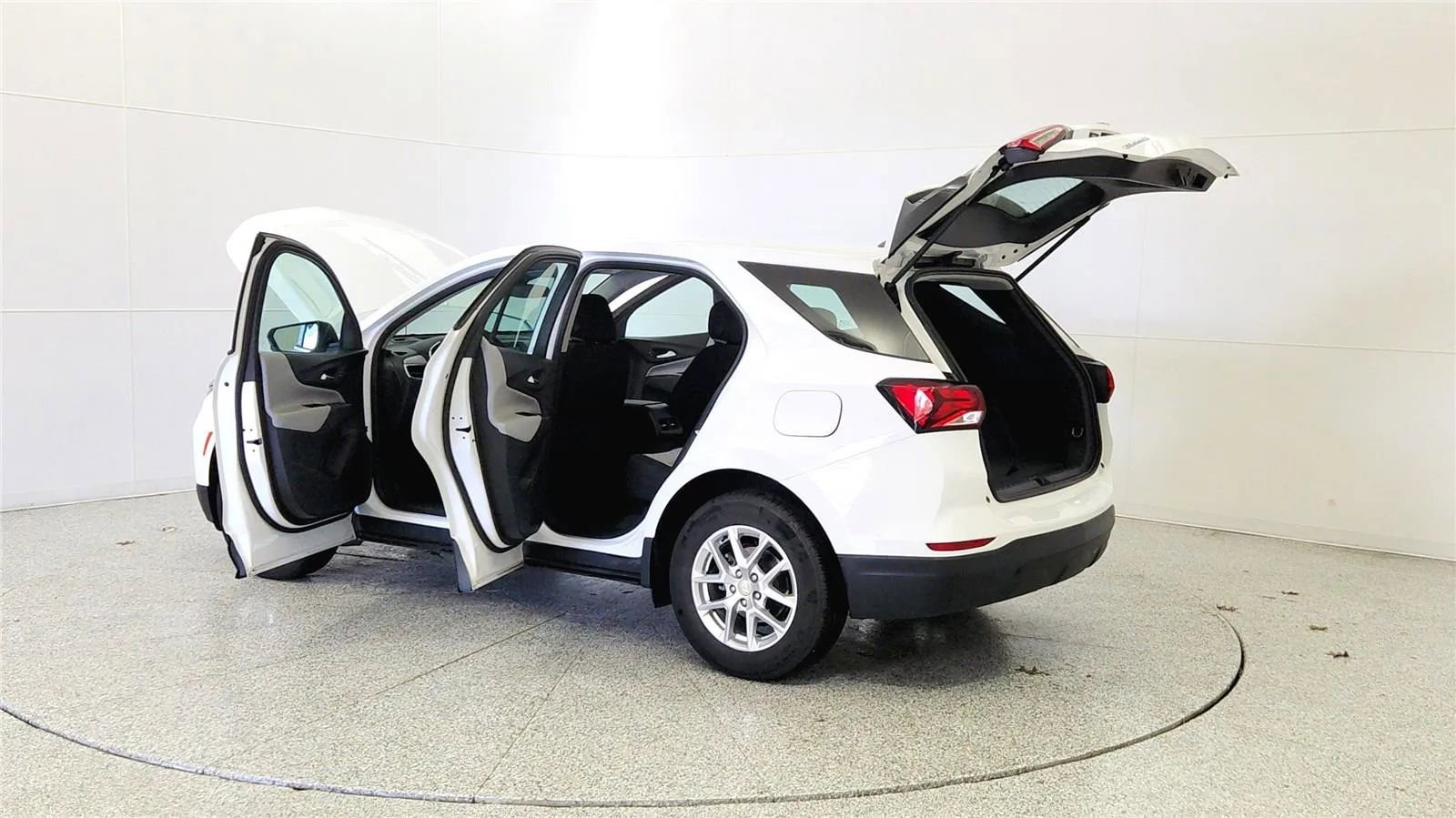 Used 2024 Chevrolet Equinox LS FWD image 11