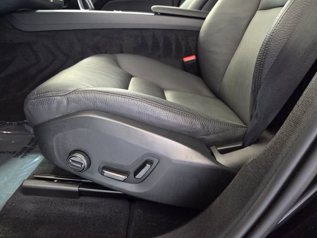Certified 2024 Volvo XC60 B5 Plus AWD/4WD image 11