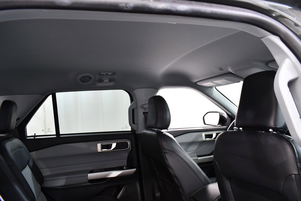 Used 2023 Ford Explorer XLT w/ Equipment Group 202A image 18