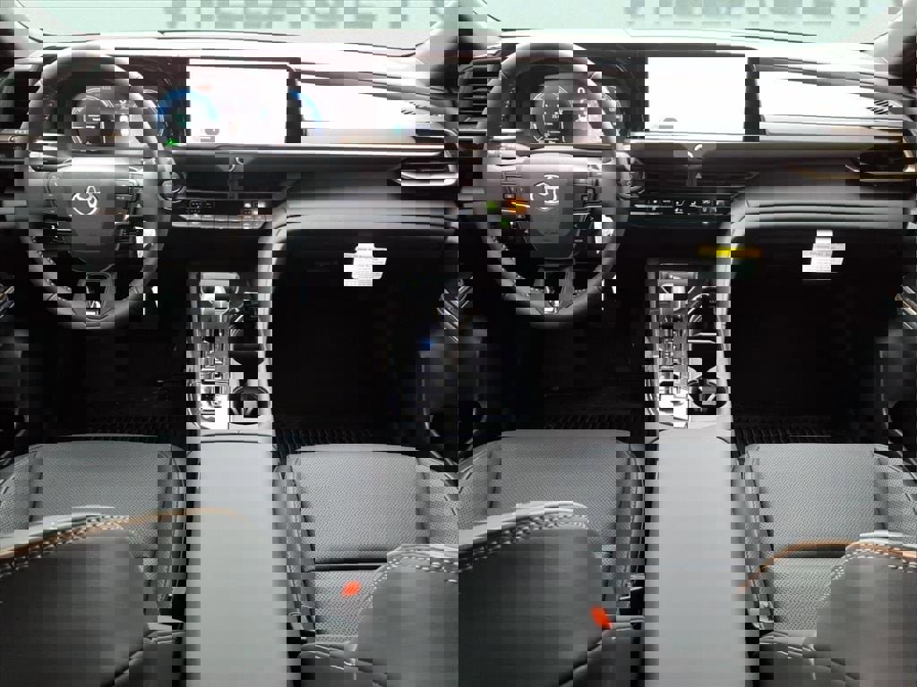 New 2025 Toyota Crown Signia XLE image 12