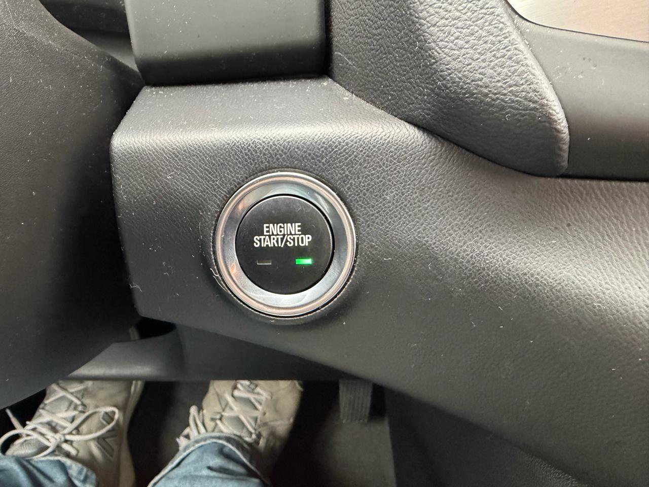 Used 2022 GMC Terrain SLE image 28