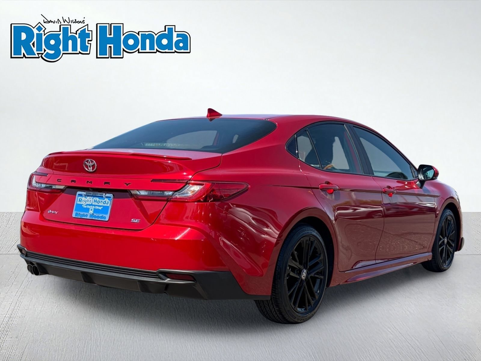 Used 2025 Toyota Camry SE w/ Multimedia Upgrade Package FWD image 7
