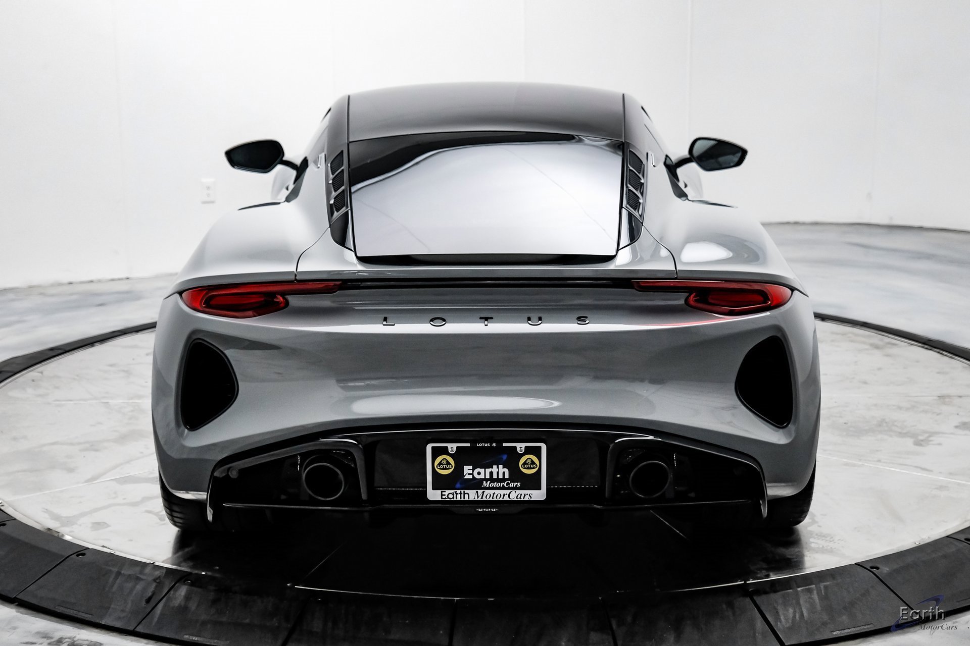 Used 2024 Lotus Emira First Edition image 12