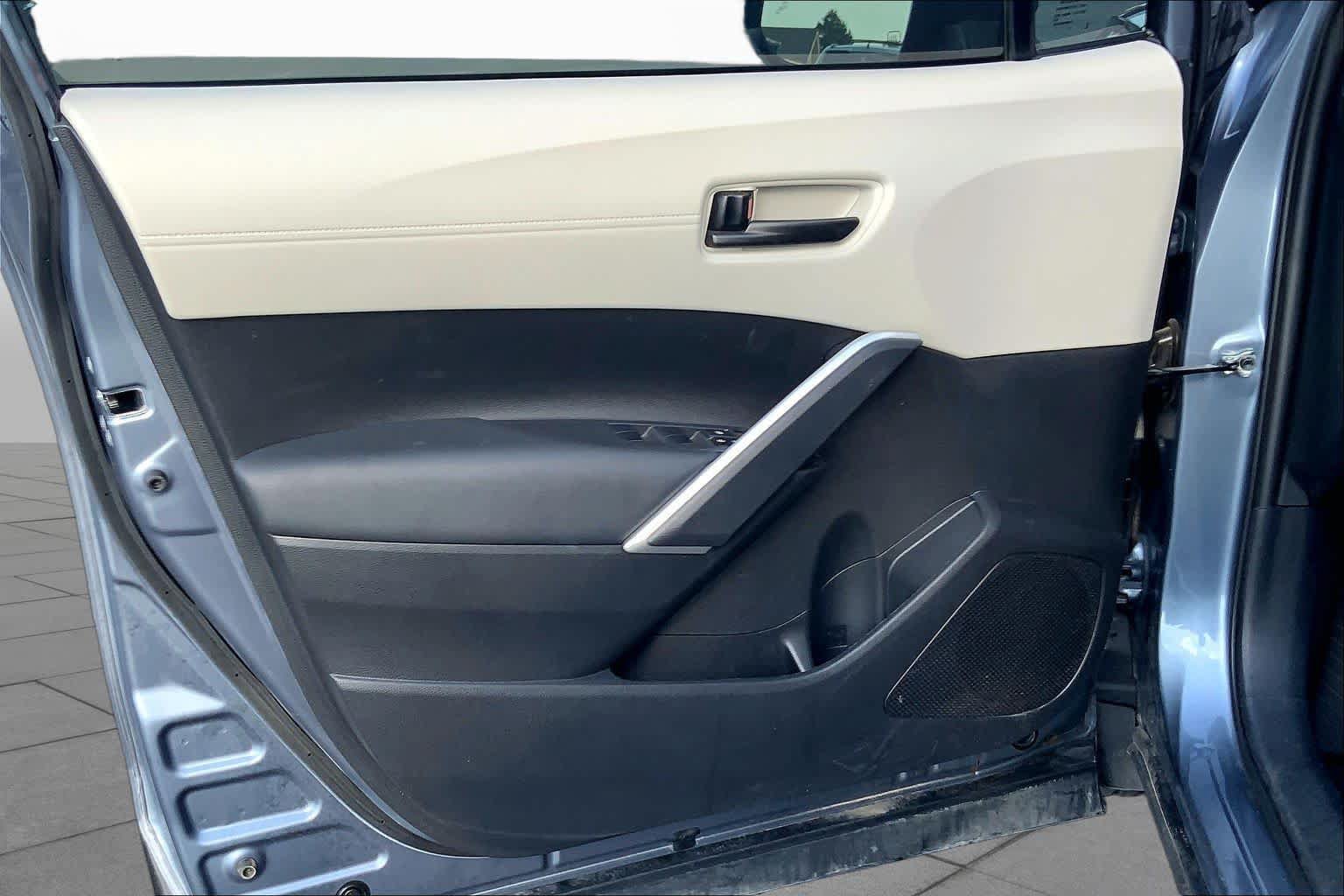 Used 2023 Toyota Corolla Cross LE FWD image 22