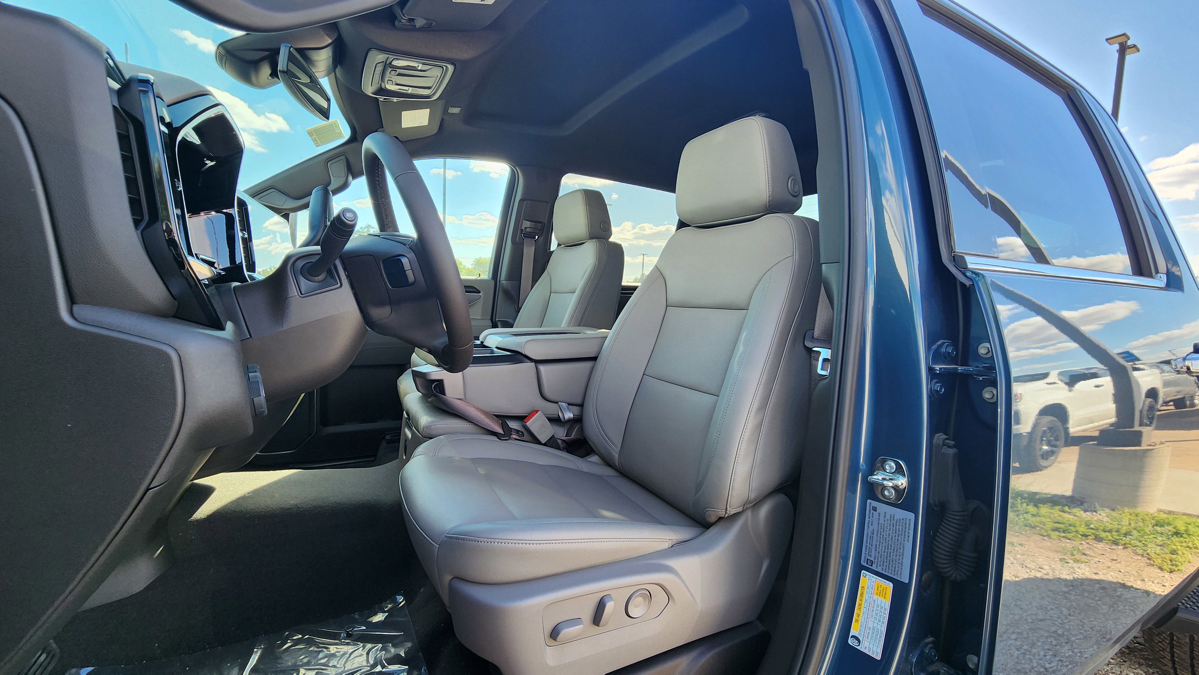 New 2025 Chevrolet Silverado 3500 LTZ image 11