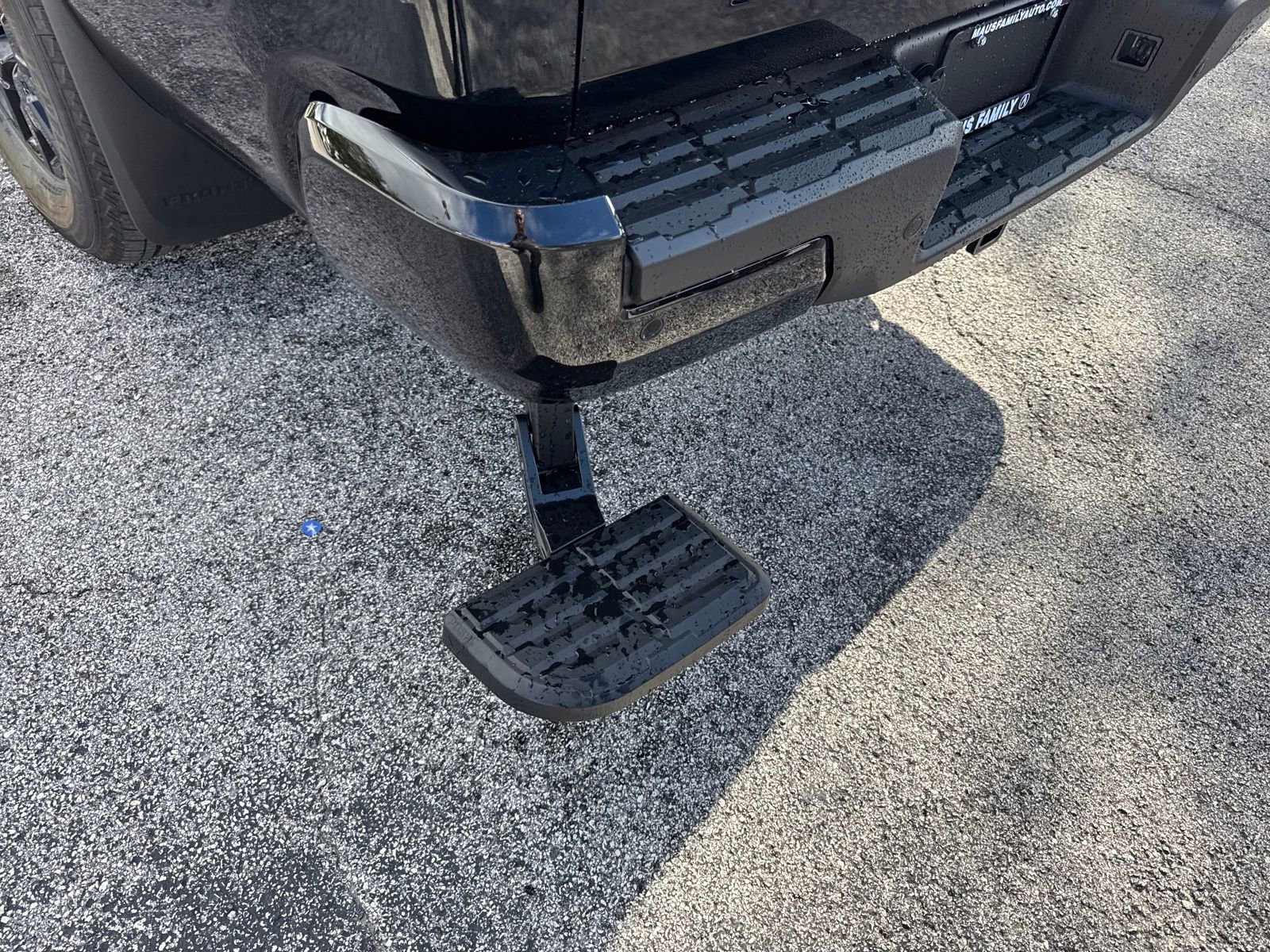 New 2026 Nissan Frontier SV image 9