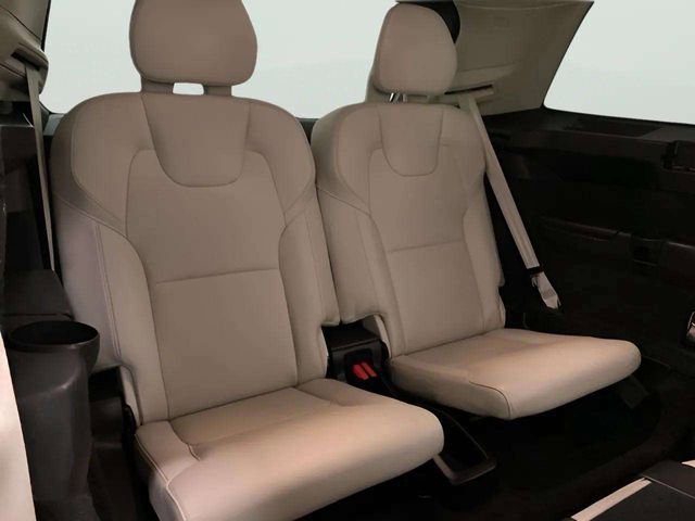 Used 2020 Volvo XC90 T5 Momentum image 45