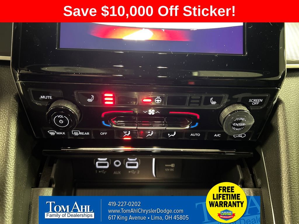 New 2025 Jeep Grand Cherokee L Laredo image 17