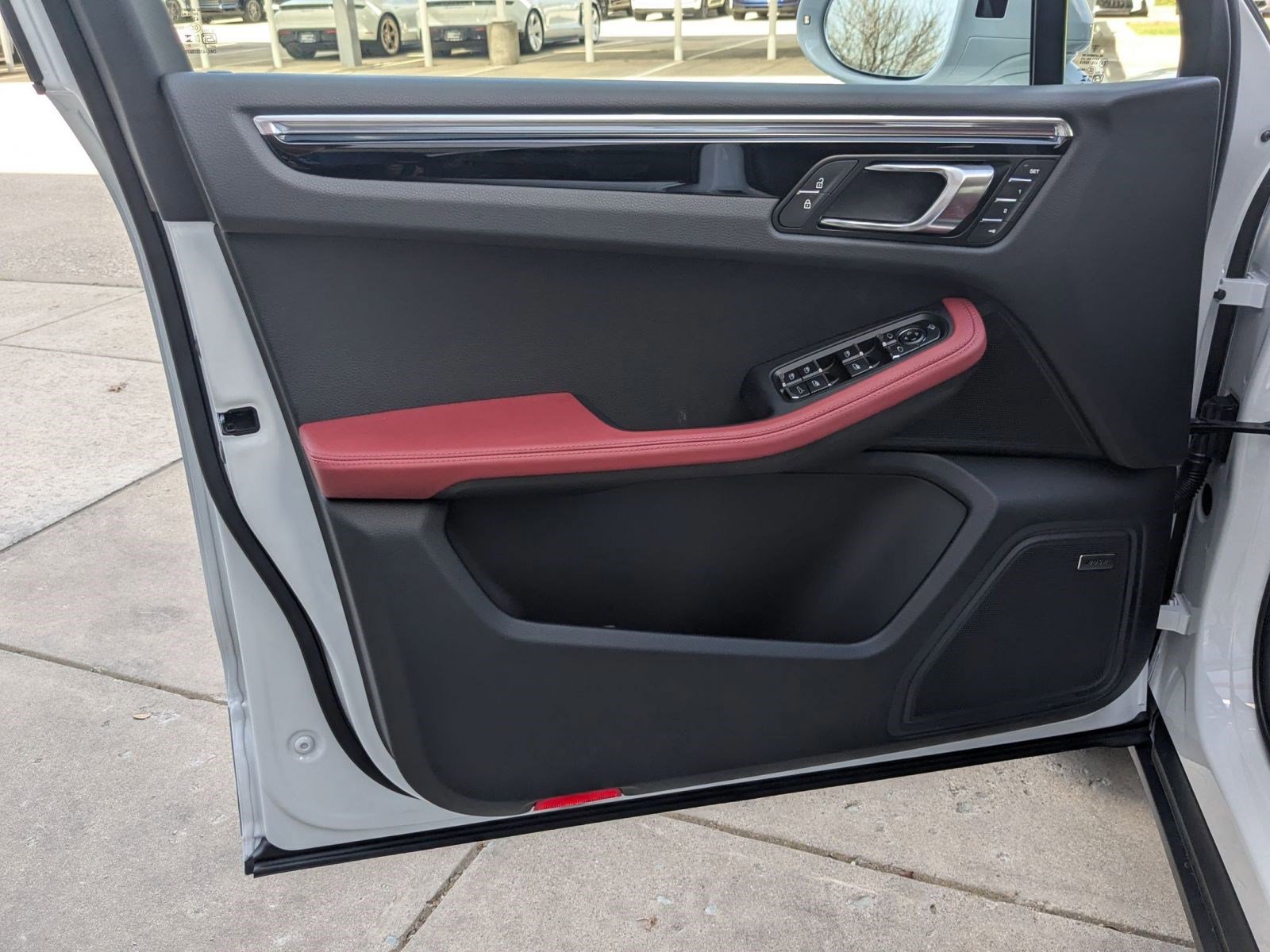 New 2026 Porsche Macan image 13