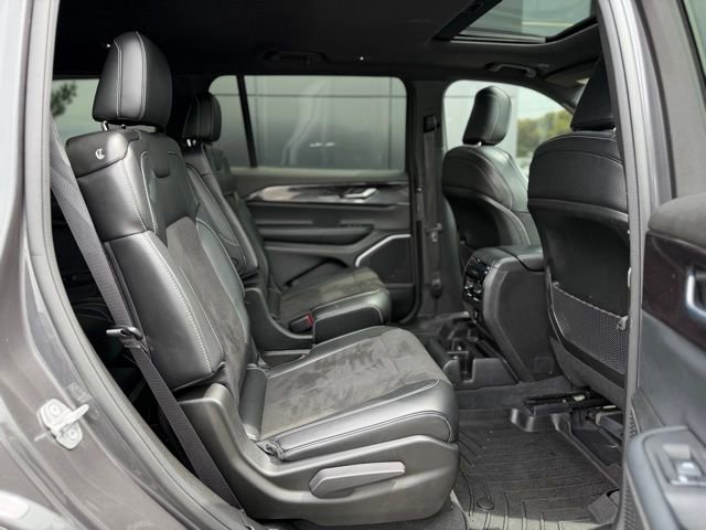 Used 2022 Jeep Grand Cherokee L Laredo AWD/4WD image 54