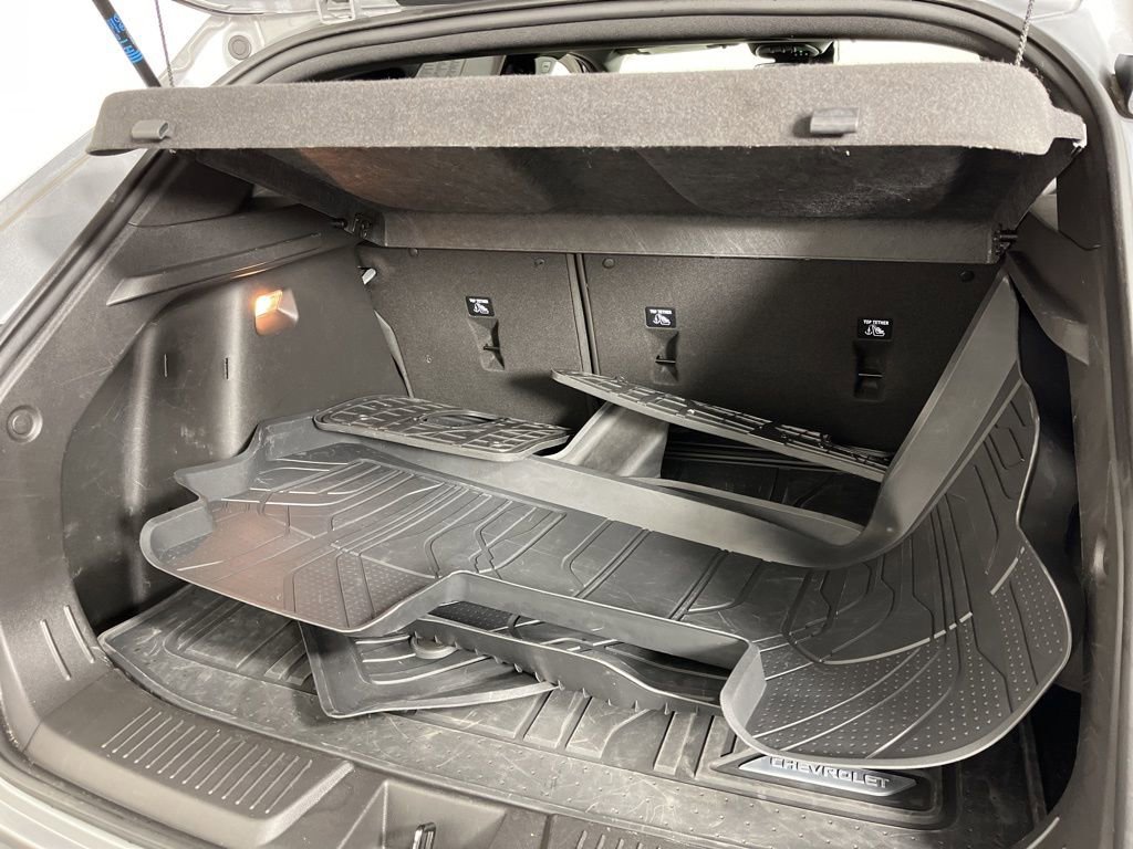 Used 2025 Chevrolet Trax RS w/ Sunroof Package FWD image 8