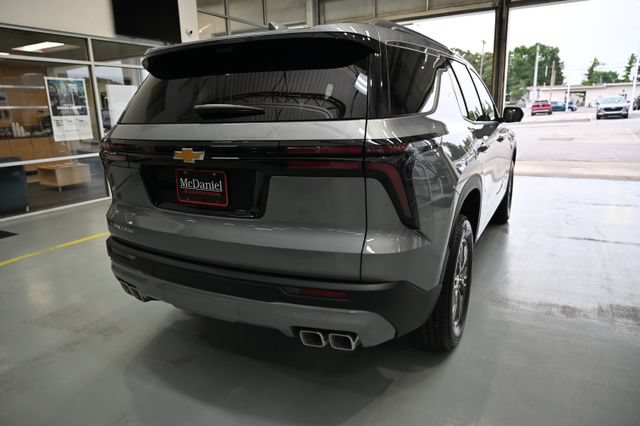 New 2027 Chevrolet Traverse LT w/ Driver Confidence Package FWD image 5