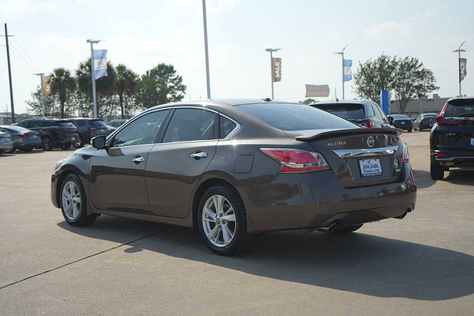 Used 2014 Nissan Altima 2.5 SL w/ Technology Package FWD image 4