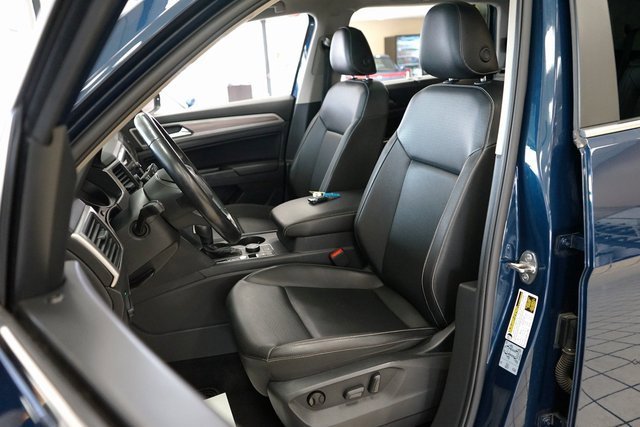 Used 2021 Volkswagen Atlas SE image 2