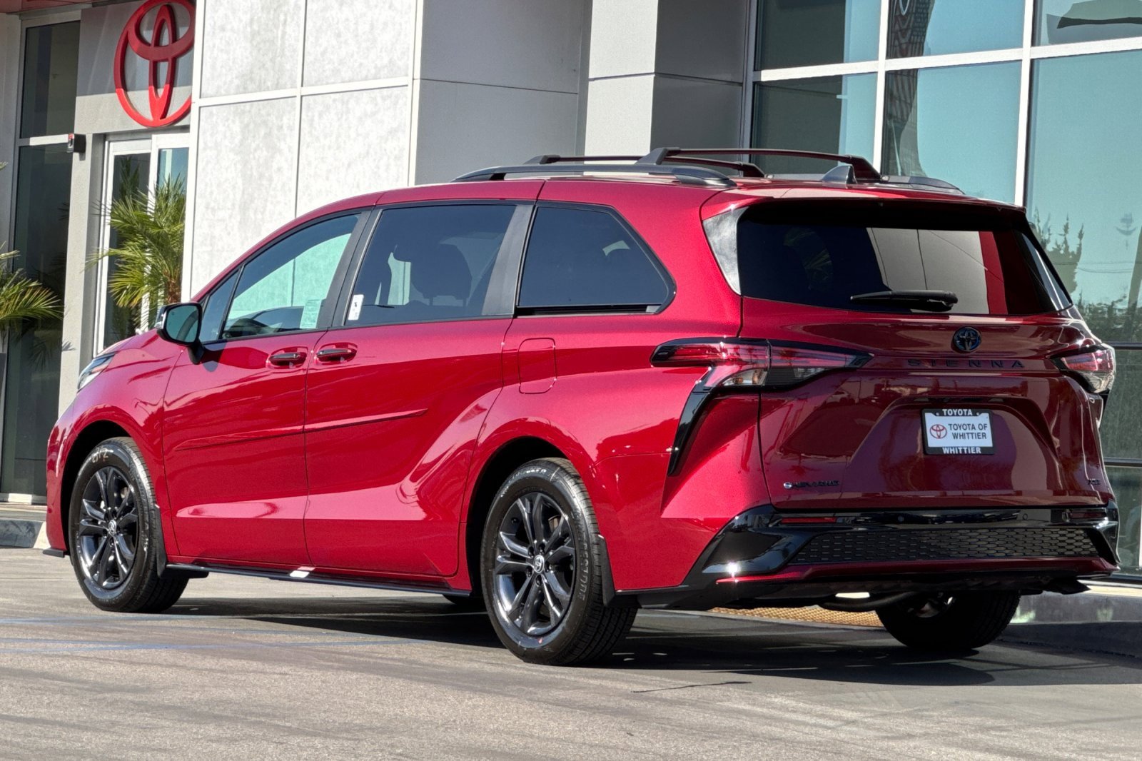 Certified 2025 Toyota Sienna XSE image 8