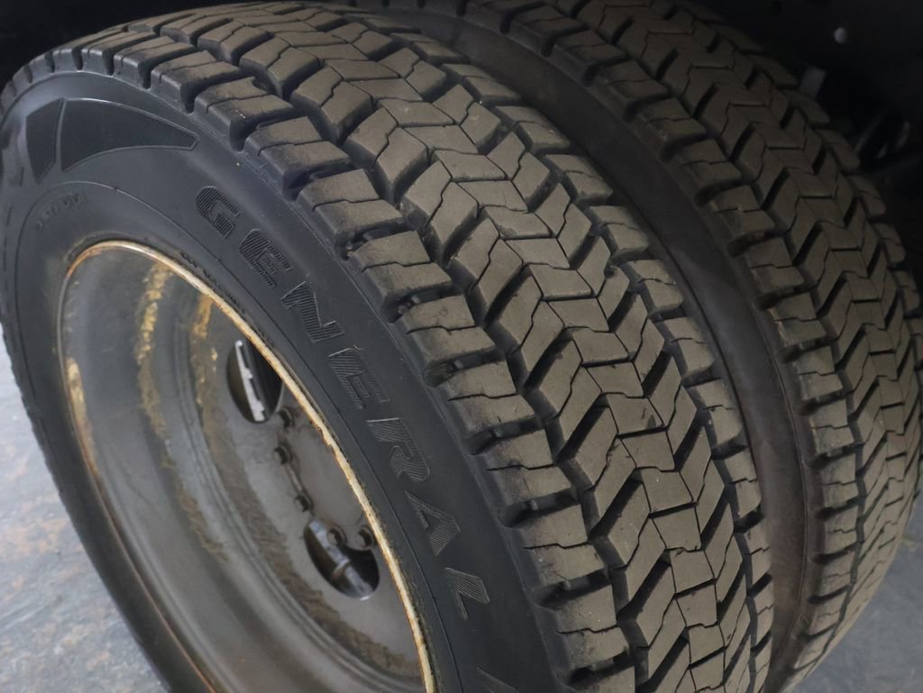 Used 2015 Ford F550 2WD Regular Cab Super Duty image 30