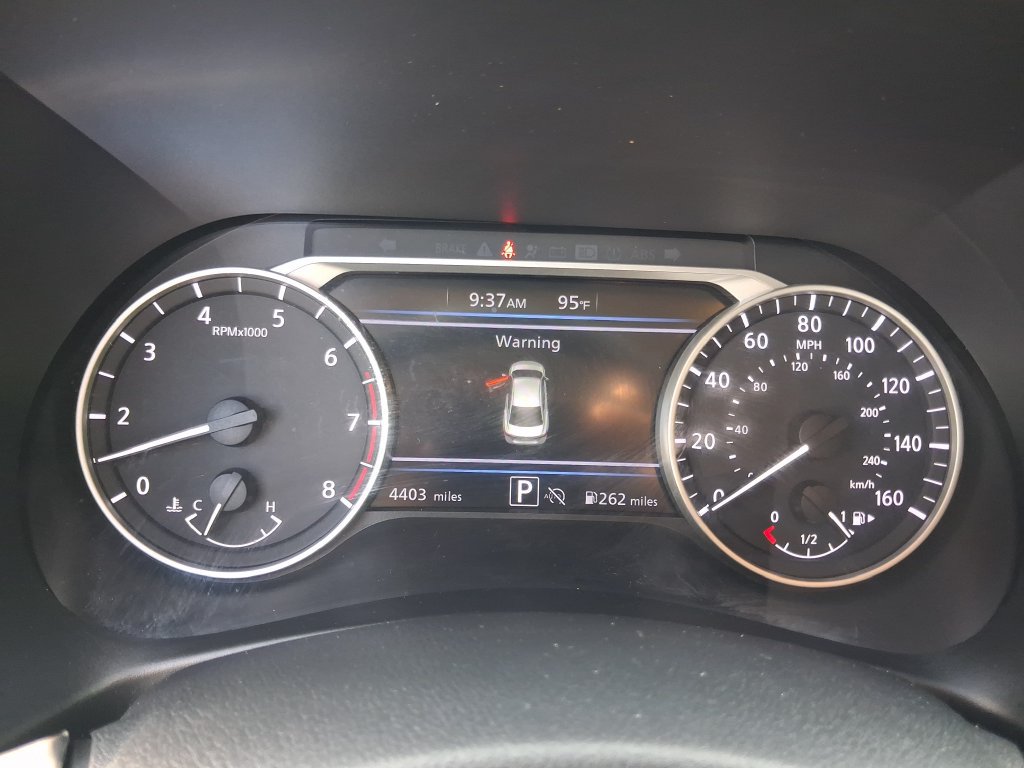 Certified 2025 Nissan Sentra SR FWD image 23