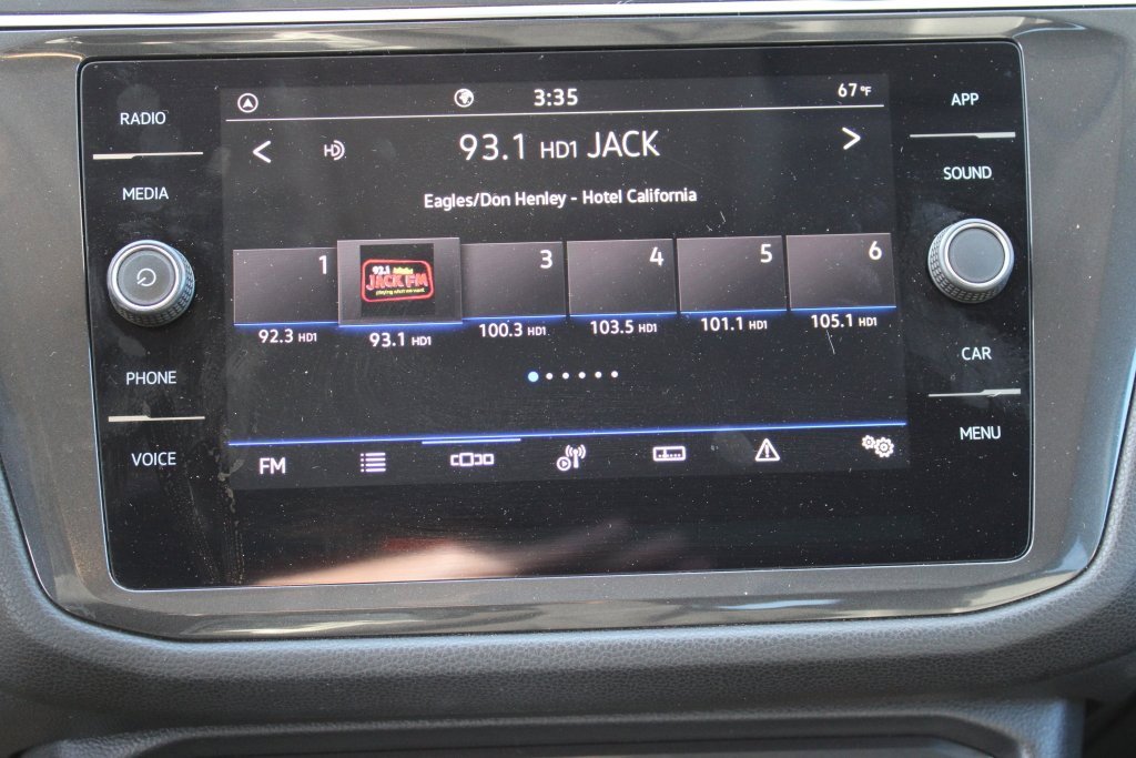 Used 2023 Volkswagen Tiguan SE image 18