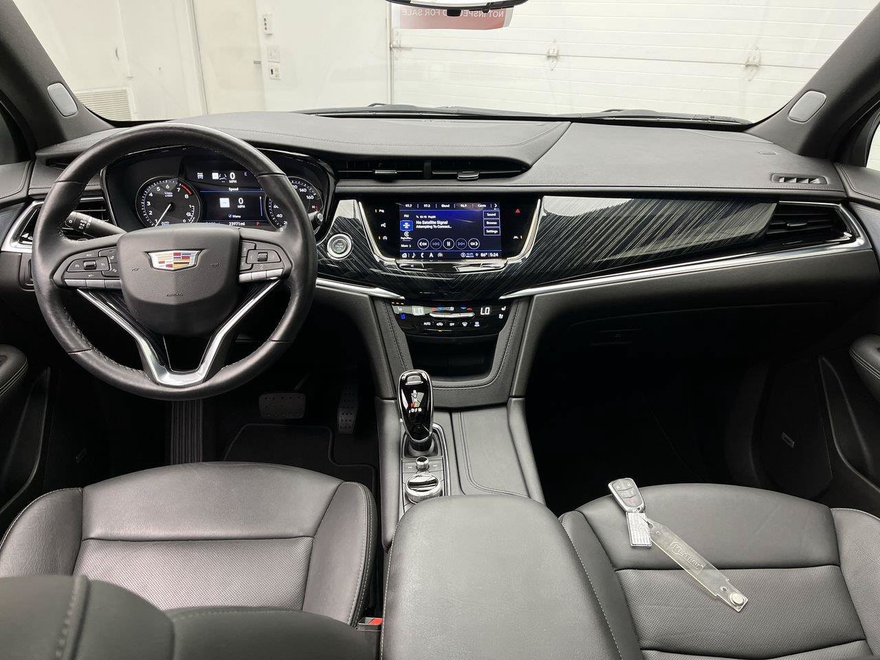 Certified 2023 Cadillac XT6 Premium Luxury w/ Technology Package AWD/4WD image 4