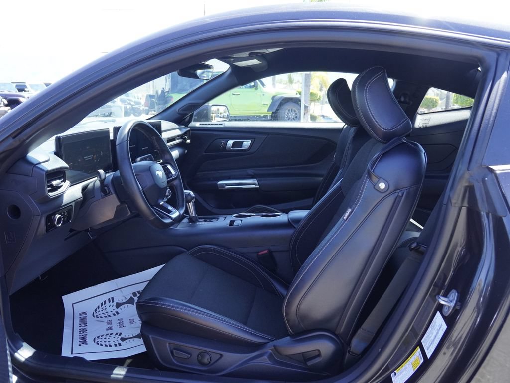 Used 2024 Ford Mustang Coupe RWD image 21