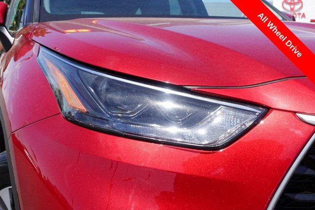 Certified 2023 Toyota Highlander XLE image 7