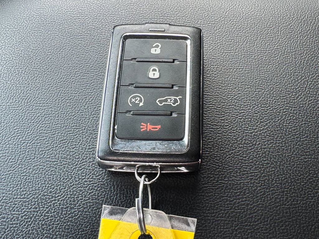 Used 2022 Jeep Grand Cherokee L Limited AWD/4WD image 37