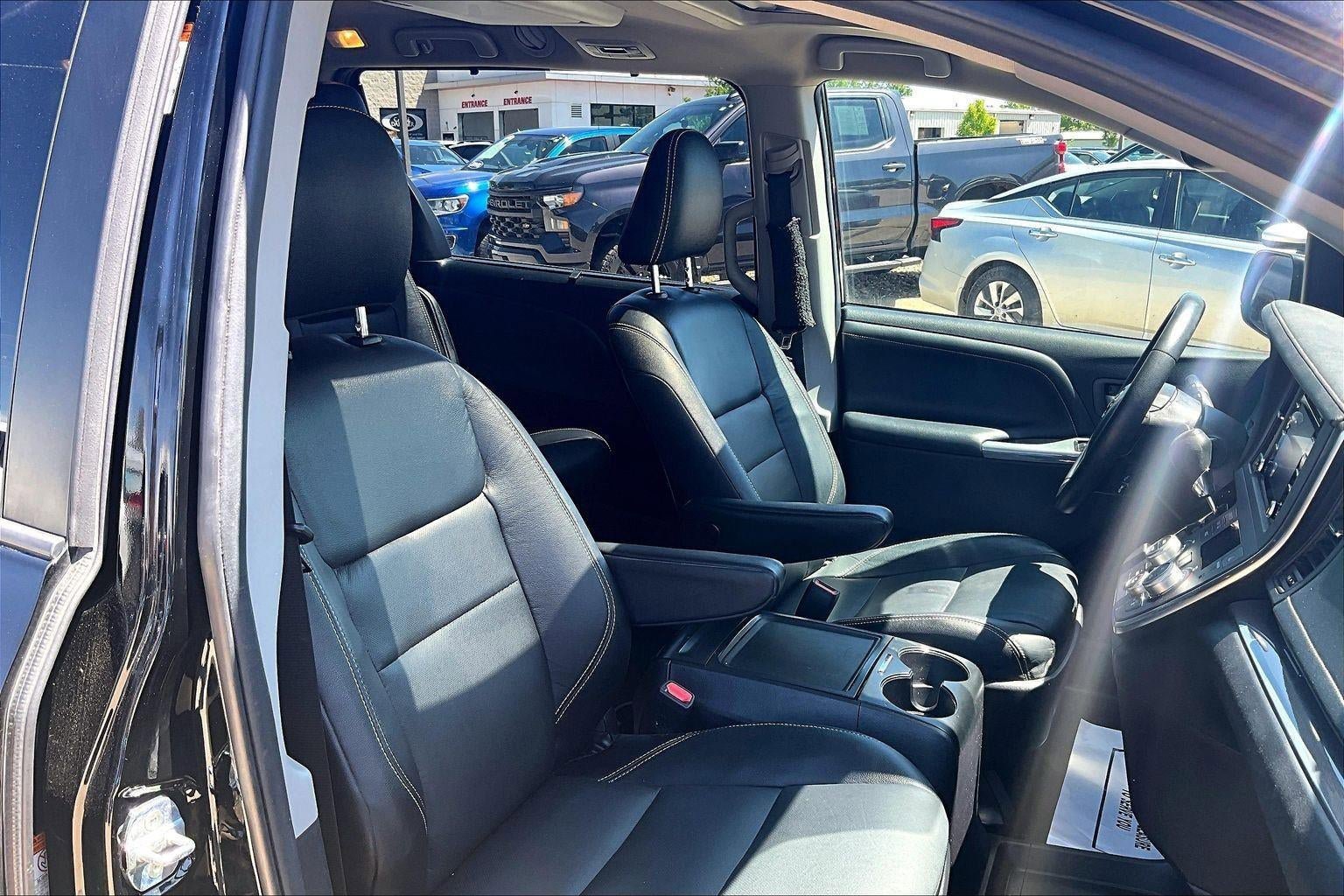 Used 2018 Toyota Sienna SE Premium w/ Carpet Mat Package FWD image 28