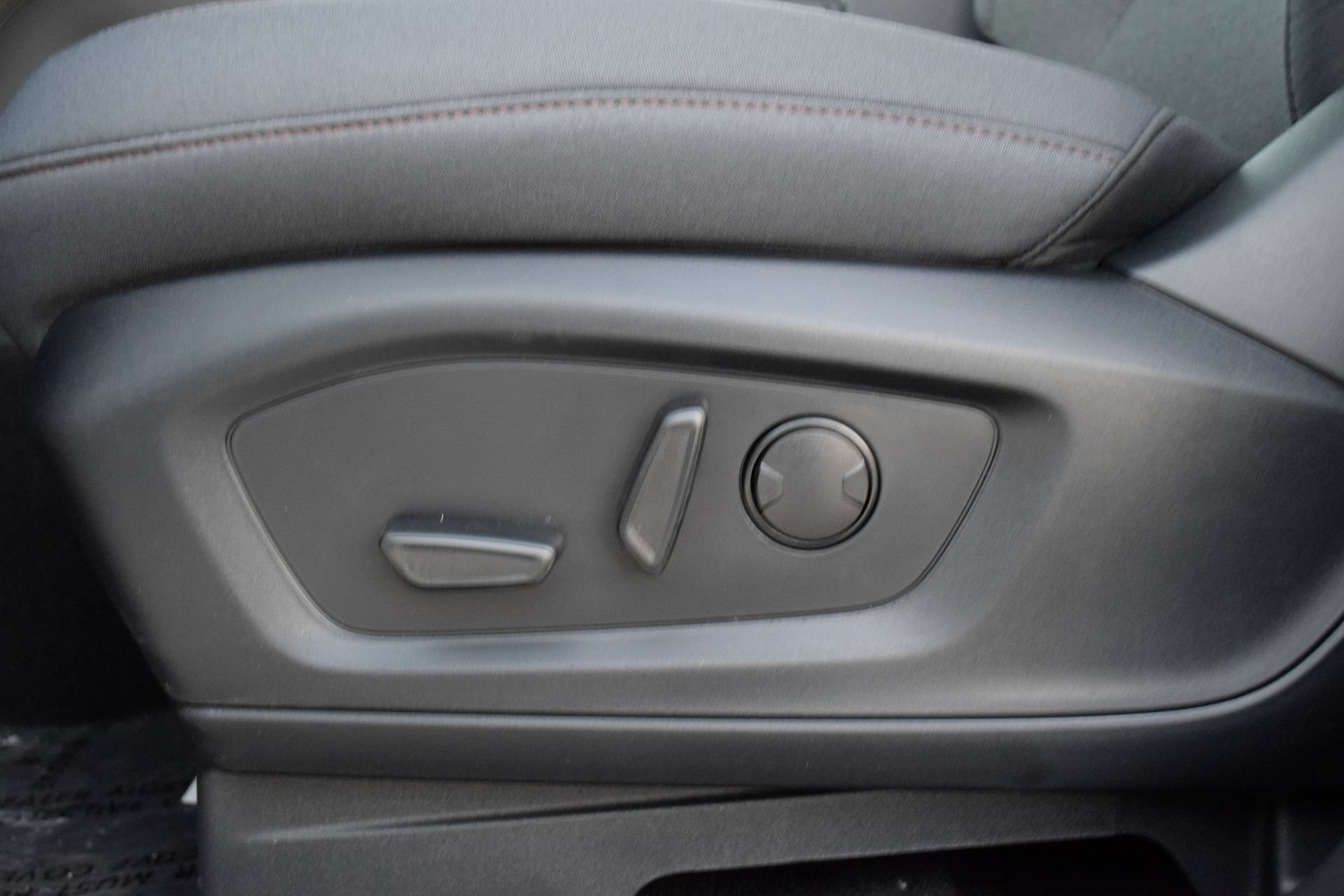New 2026 Ford Explorer Active RWD image 16