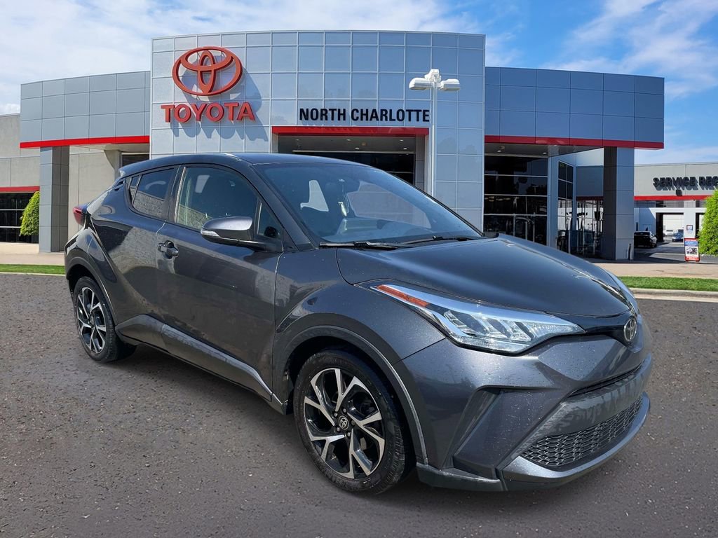 Used 2021 Toyota C-HR XLE image 2