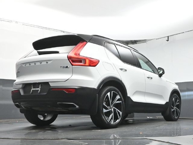 Used 2020 Volvo XC40 T5 R-Design w/ Protection Package AWD/4WD image 38
