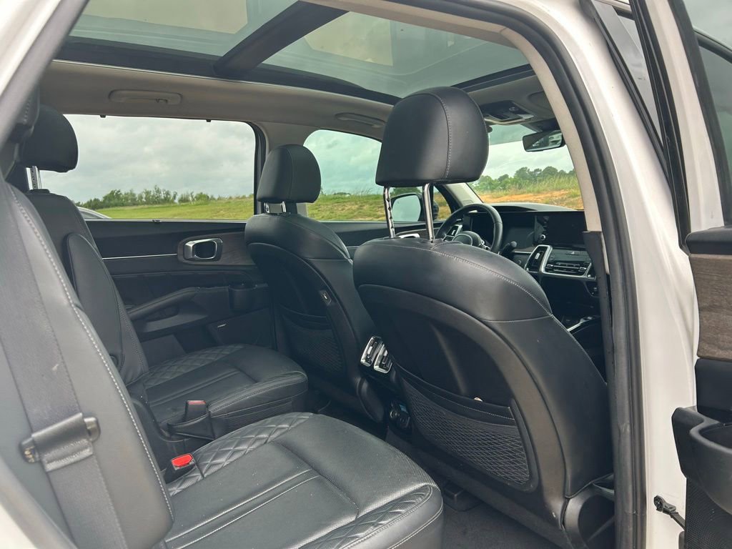 Used 2023 Kia Sorento SX Prestige AWD/4WD image 4