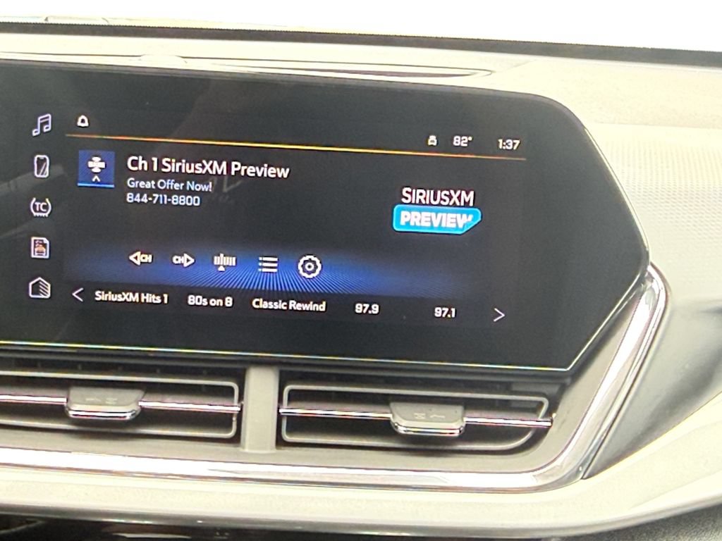 Used 2025 Chevrolet Trax LT w/ LT Convenience Package FWD image 13