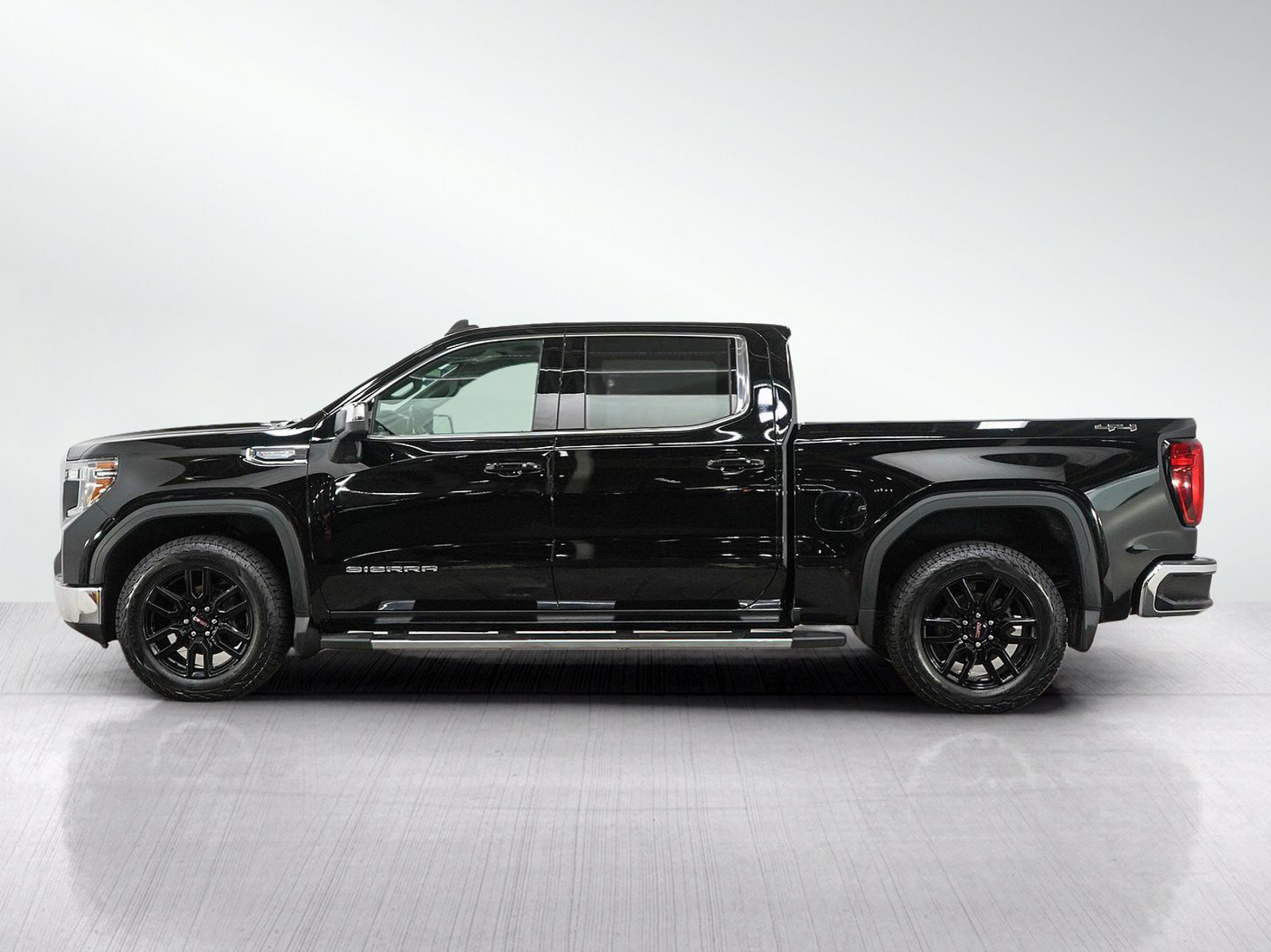 Used 2019 GMC Sierra 1500 SLE w/ SLE Value Package AWD/4WD image 2