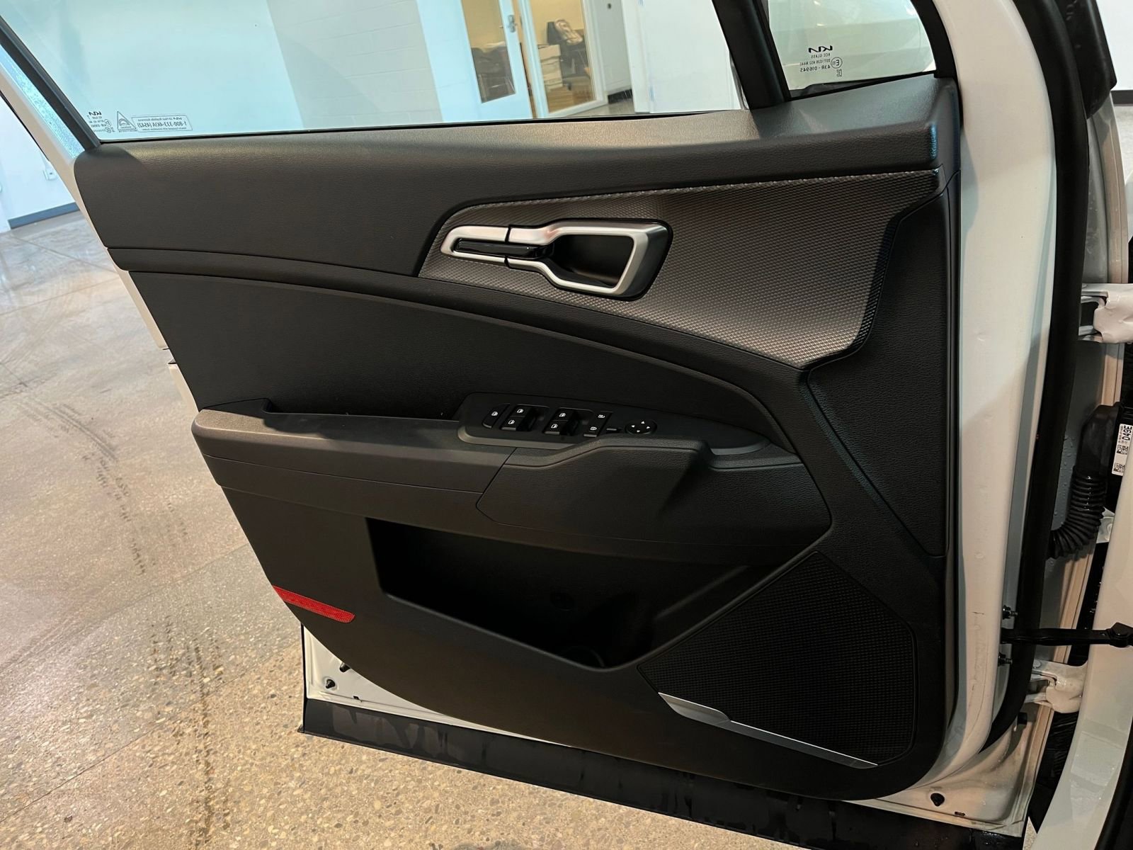 Used 2025 Kia Sportage LX FWD image 18