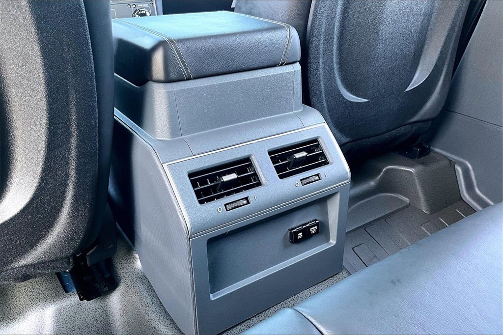 Used 2024 INEOS Grenadier Fieldmaster Edition image 10