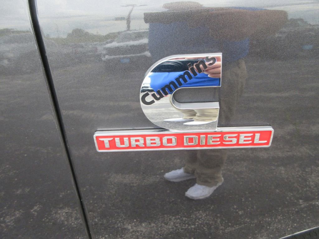 Used 2024 RAM 3500 Tradesman w/ Chrome Appearance Group AWD/4WD image 12