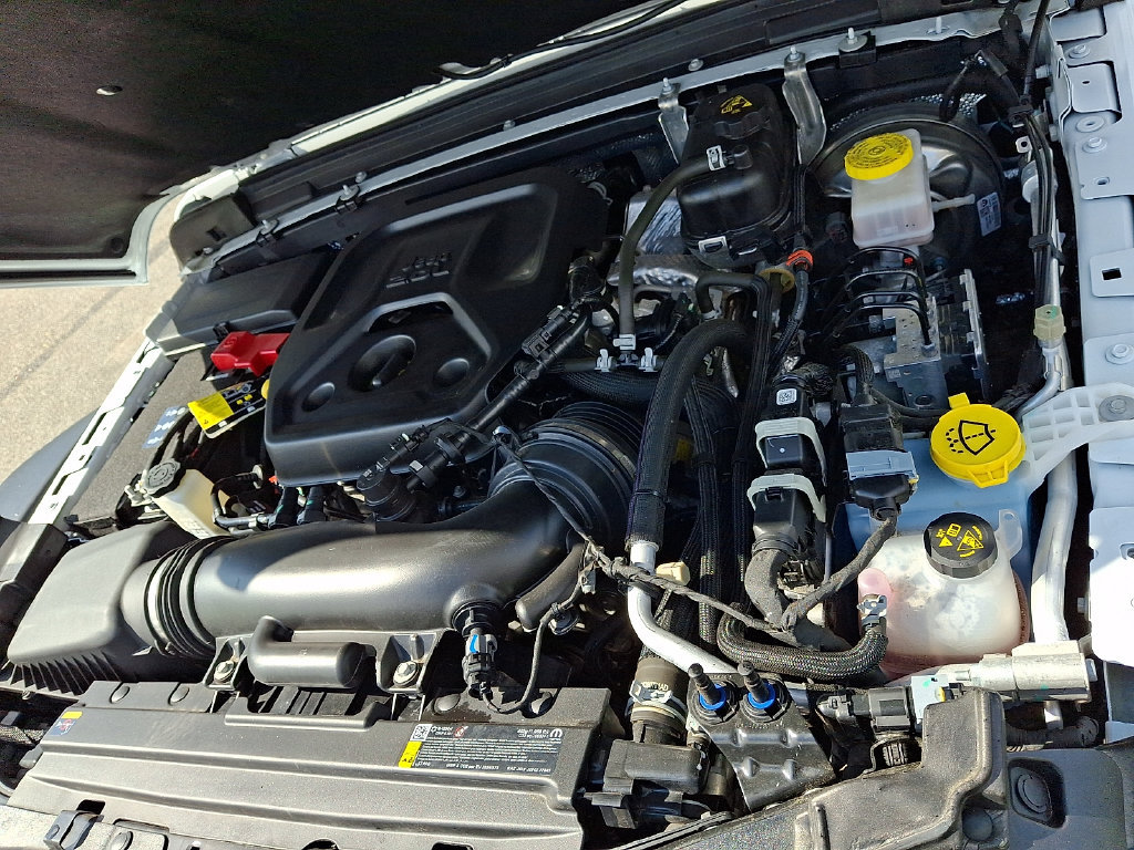 Certified 2025 Jeep Wrangler Sport AWD/4WD image 26